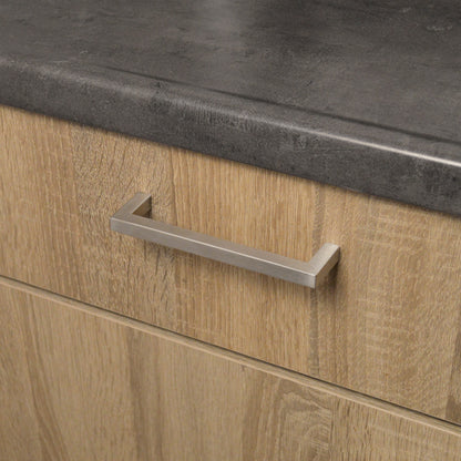 Amsterdam RVS zilver meubelgreep in keukenopstelling