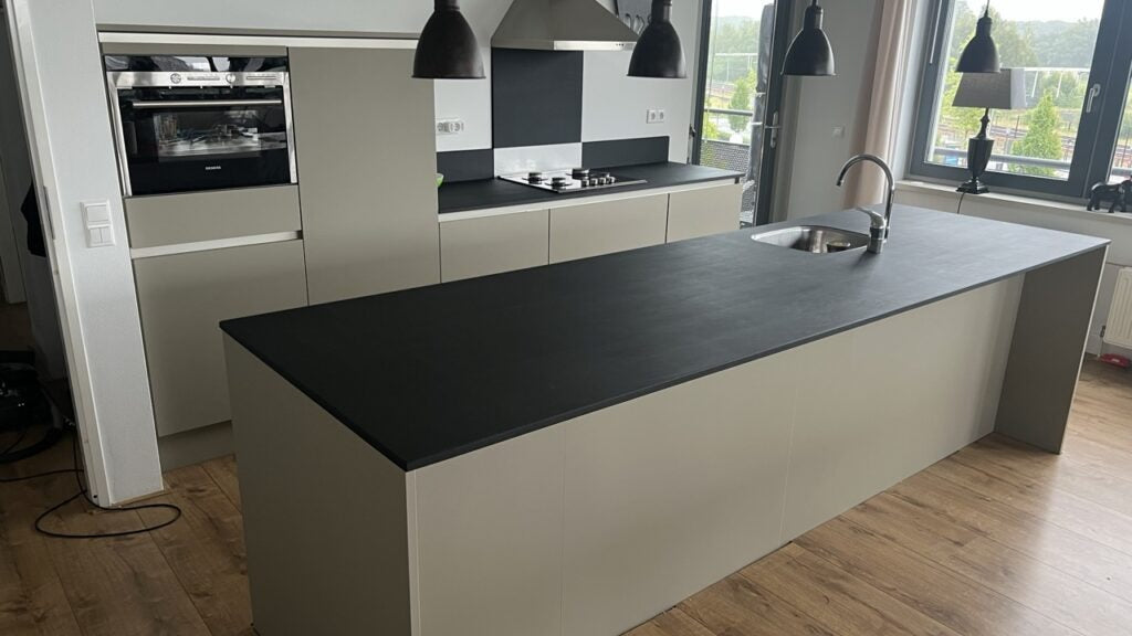 Keuken met gewrapte fronten